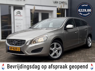 Volvo V60 1.6 T4 Kinetic | 180 PK | Automaat | Trekhaak | Climate Control | Stoelverwarming | Navigatie