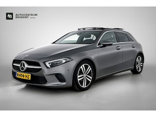 Mercedes-Benz A-klasse 180 Solution Luxury (SFEERVERLICHTING, PANORAMADAK, ELEKT. STOELEN, ADAPTIVE CRUISE, CAMERA, 1e EIGENAAR)