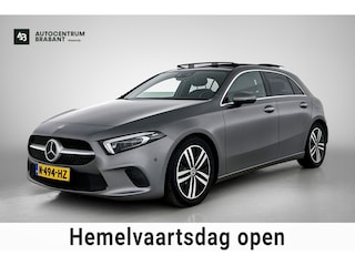 Mercedes-Benz A-klasse 180 Solution Luxury (SFEERVERLICHTING, PANORAMADAK, ELEKT. STOELEN, ADAPTIVE CRUISE, CAMERA, 1e EIGENAAR)