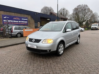 Volkswagen Touran 1.6-16V FSI NIEUWE APK! 2X SLEUTEL + BOEKJES!