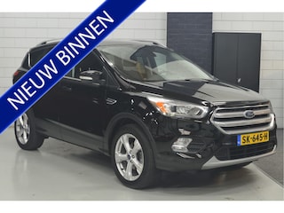 Ford Kuga 1.5 EcoBoost Titanium // 141.000 km // NAVI // CAMERA // PDC // TREKHAAK // STUUR&STOELVERW. // EL.ACHTERKLEP //