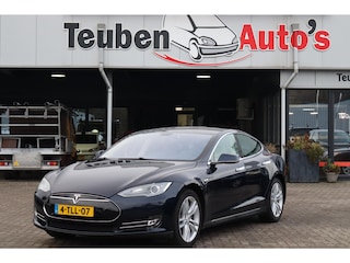Tesla Model S 85 Base Foto's volgen,