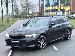 BMW 3-serie Touring 330e xDrive 292 Pk Pano ACC H&K Trekhaak