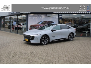 Mazda 6e HB Takumi 68.8 kWh , Demovoordeel € 4.590,-, 17% Bijtelling, Automaat, Pano.Dak, Apple Carplay, 360 Camera, Adap.Cruise, LMV 19 Inch,