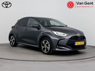 Toyota Yaris 1.5 Hybrid 115 Dynamic | Dodehoek | Parkeersensoren voor/achter | Stoelverwarming | Stuurverwarming | Apple Carplay / Android Auto | Navigatie | LED