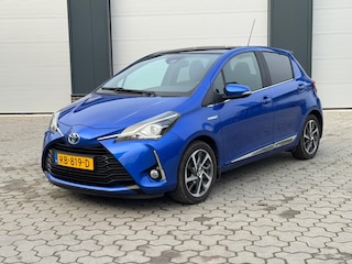 Toyota Yaris 1.5 Hybrid Premium Panorama dak | Trekhaak | Meest complete uitvoering