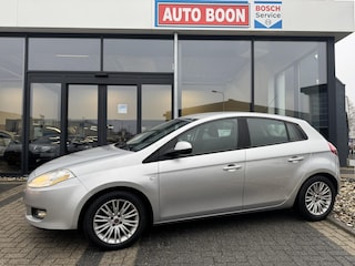Fiat Bravo 1.4 120PK AUTOMAAT T-JET DYNAMIC CLIMA/PDC/LMV/ BLUE&ME/LEDERENSTUURWIEL.MULTI/. 1 EIG./NL AUTO/KM=NAP