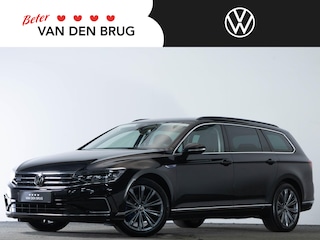 Volkswagen Passat GTE 1.4 TSI 218 PK DSG Business | LED Matrix IQ | Trekhaak | Achteruitrijcamera | Stoel&Stuur Verwarming |