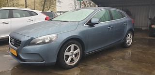 Volvo V40 1.6 T3 MOMENTUM