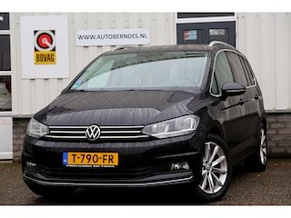 Volkswagen Touran 1.5 TSI Comfortline 7persoons Aut.*Perfect Onderh.*Elek. Trekhaak/ACC/Massage/IQ.Drive/Sfeer/Apple Carplay-Android/DAB/Stoelverw./Stuurverw./Camera/Parkeersens.V+A*