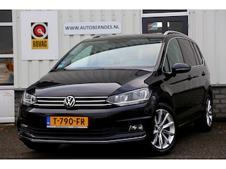 Volkswagen Touran 1.5 TSI Comfortline 7persoons Aut.*Perfect Onderh.*Elek. Trekhaak/ACC/Massage/IQ.Drive/Sfeer/Apple Carplay-Android/DAB/Stoelverw./Stuurverw./Camera/Parkeersens.V+A*