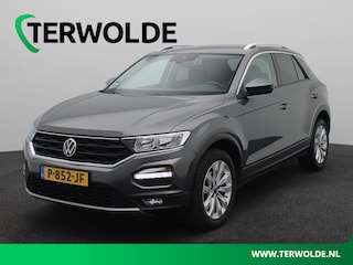 Volkswagen T-Roc 1.5 TSI Style Business | AUTOMAAT | Adapt. Cruise | Trekhaak | Parkeercamera |
