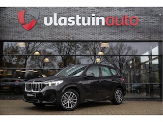 BMW X1 sDrive18i M-sport Achteruitrijcamera, Draadloze lader, Sfeerverlichting,