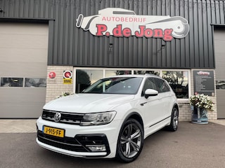 Volkswagen Tiguan 1.4 TSI R-LINE, Trekhaak, Carplay, ACC/Laneassist, Verschuifbare achterbank