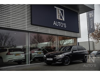 BMW 3-serie Touring 330e M Sport | Camera | Panodak | Stoel- & Stuurwielverwarming | 19"
