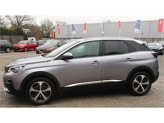 Peugeot 3008 130 Pk Benzine * AUTOMAAT * Luxe Allure * JNL-24-R * Navigatie * Trekhaak * Open Schuifdak * Parkeer Camera Voor- & Achterzijde * Keyles entry & Start Button * 1/2 Lederen Interieur *  Climate & Cruise Control * Apple Carplay / Android Auto * Vingerhoets; Vierde Generatie Eersteklas Service ! Al meer dan 100 jaar een begrip in de Brabantse Kempen.