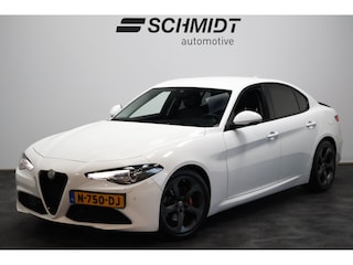 Alfa Romeo Giulia 2.0T Super Automaat | Bi-Xenon | Carbon | Stoel/Stuurverwarming