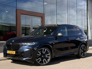 BMW X5 xDrive50e M-Sport | Carbon | Pano | Memory | Stoelverwarming / Verkoeling | Led | Soft-Close | Cruise | DAB | Apple Carplay / Android Auto
