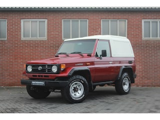 Toyota Land Cruiser LandCruiser 70 4.2 VX Blind Van HR FRP