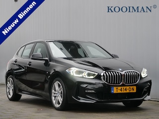 BMW 118i Executive 136 Pk Automaat Navigatie / DAB / Apple Carplay / Sportstoelen / Stoelverwarming