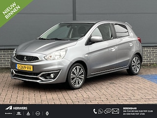 Mitsubishi Space Star 1.2 Instyle / Automaat / Navigatie + Apple Carplay/Android Auto / Stoelverwarming Voor / Bluetooth / 15" Lichtmetalen Velgen / Airco /