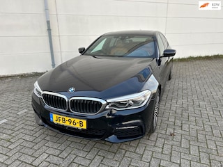 BMW 530e iPerformance High Executive M-Sport Dak Head Up Softclose Harman Kardon Leder Stoelverwarming