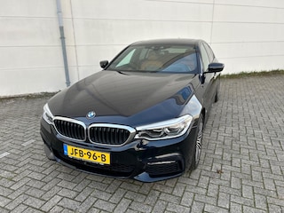 BMW 530e iPerformance High Executive M-Sport Dak Head Up Softclose Harman Kardon Leder Stoelverwarming