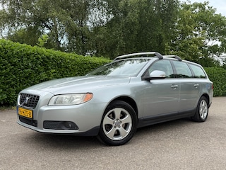Volvo V70 2.0 Kinetic | Navi | Leder | Clima | 16" Velgen | Trekhaak | PDC | Cruise |