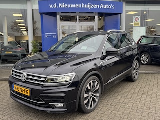 Volkswagen Tiguan 2.0 TSI 4Motion Highline Business R 3X R Line Panoramadak | Trekhaak |  info;f.bogaars  0492588956