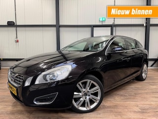 Volvo V60 1.6 T4 Summum / AUTOMAAT / LEDER / MEMORY SEATS / CLIMA /