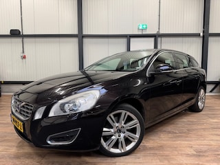 Volvo V60 1.6 T4 Summum / AUTOMAAT / LEDER / MEMORY SEATS / CLIMA /