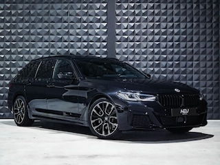 BMW 5-serie Touring 530i xDrive M Sport | Pano |19"| Laser | HUD | ACC | Side | Stoelen El. | HiFi Sound | Ambiance