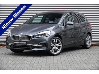 BMW 2-serie Tourer 225xe iPerformance High Executive | Harman & Kardon | Leder | HUD | Camera | Navi | DAB |