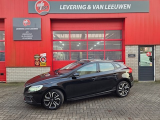 Volvo V40 1.5 T3 Nordic+ Automaat Luxury Lederen bekleding/ Panorama dak/ Trekhaak/ Rijklaar prijs!
