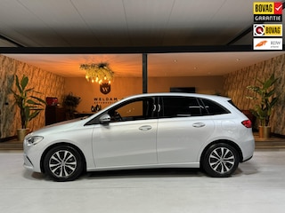 Mercedes-Benz B-klasse 180 Business Solution NAP Garantie Carplay Camera Elek. Achterklep Led Cruise Clima Navi Rijklaar