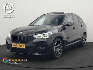BMW X1 xDrive25e M Sport Plug In Hybrid 221pk Dealer O.H. PHEV | Trekhaak Afn. | Panodak | Head Up | Adaptive Cruise | Camera | Harman & Kardon | Lederen Sportstoelen Verwarmd | Sfeerverlichting | Apple Carplay | Keyless | 19"L.M | DAB |