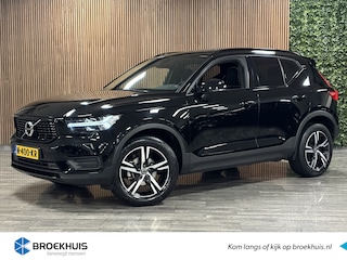 Volvo XC40 T2 Aut. R-Design | Schuifdak | Adaptieve Cruise Control | Stoel en Stuurwielverwarming | Parkeercamera | Pilot Assist | Keyless Drive | Parkeersensoren voor+achter | Leder / Alcantara R-Design bekleding met wit stiksel en bies | Zitting verlenging voorsto