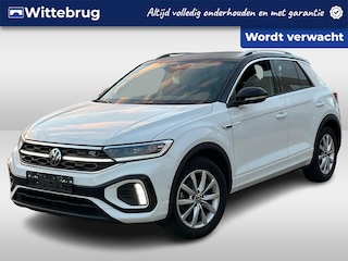 Volkswagen T-Roc 1.5 TSI DSG R-Line / Lederen Bekleding / Zwart Dak / Elek. Verstelbare Bestuurdersstoel met Memory / Afneembare trekhaak / Virtual cockpit Pro / 19'' LMV / Camera / IQ LED / Stuur en Stoelverwarming / Keyless /