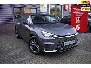 Lexus LBX Elegant 2WD / Parkeercamera / Leder / Apple Carplay / Stoel/stuur verwarming / ACC