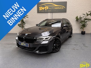 BMW 5-serie Touring 530i | M-sport | Pano | HUD | Pilot assist | Camera | Navi | Grootlicht assistent | Trekhaak zwenkbaar