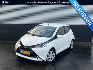 Toyota Aygo 1.0 VVT-i x-play Fabrieksgarantie tot 16 nov 2026, Airco, Parkeerhulp camera, Bluetooth, Centrale deurvergrendeling.