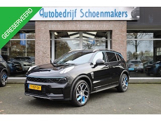 Lynk & Co 01 1.5 261PK! MY23+6.6Kwh LADEN! ZWARTE-HEMEL ROLHOES MY23 360-CAMERA PANO/SCHUIF INFINITY DAB NAVI CARPLAY CAMERA STOELVERWARMING ELEK.ACHTERKLEP 20"LMV