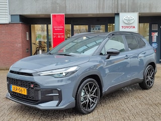 Toyota Corolla Cross Hybrid 180 GR SPORT PANODAK 19'' LM-VELGEN JBL-AUDIO NAVI CAMERA PARK-SENSOREN CLIMA BLIND SPOT STOELVERW APPLE/ANDROID