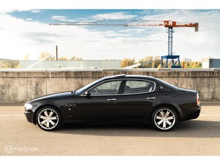 Maserati Quattroporte 4.2 ZF AUT. OPENDAK ELEK STOELEN PDC CRUISE LED BLACK& BLACK & BLACK COMPLETE HISTORIE