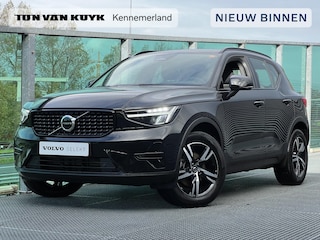 Volvo XC40 2.0 B4 Plus Dark Mild hybrid, Automaat, Driver assist, BLIS, Trekhaak semi elektrisch inklapbaar, Stoel- en stuurverwarming, Parkeercamera, Park assist voor- en achter, verwarmde voorruit