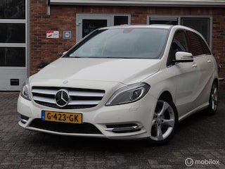 Mercedes-Benz B-klasse 180 Sport Ambition|Wegklapbare trekhaak|Stoelverwarming|Parkeersensoren.
