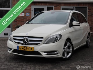 Mercedes-Benz B-klasse 180 Sport Ambition|Wegklapbare trekhaak|Stoelverwarming|Parkeersensoren.