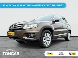 Volkswagen Tiguan 2.0 TSI Track&Field 4Motion Lage Km-stand! | Skyroof | Lederen bekleding | A-camera | Climate control |