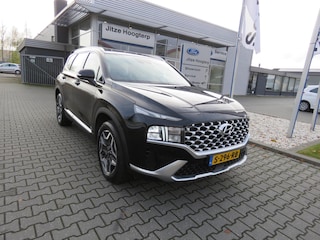 Hyundai Santa Fe 1.6 T-GDI PHEV 7 PERSOONS PREMIUM ,NAVI,LEER,CAMERA,STOELVERWARMING EN VENTILATIE. 52878 KM.