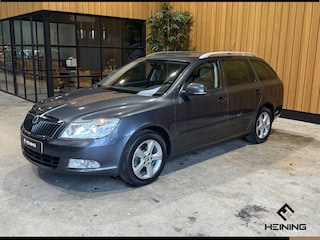 Skoda Octavia Combi 1.2 TSI Elegance Business Line Automaat. Leder. Trekhaak. Navi.